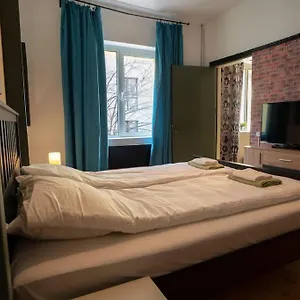 2bdr Flat In Centre Apartment